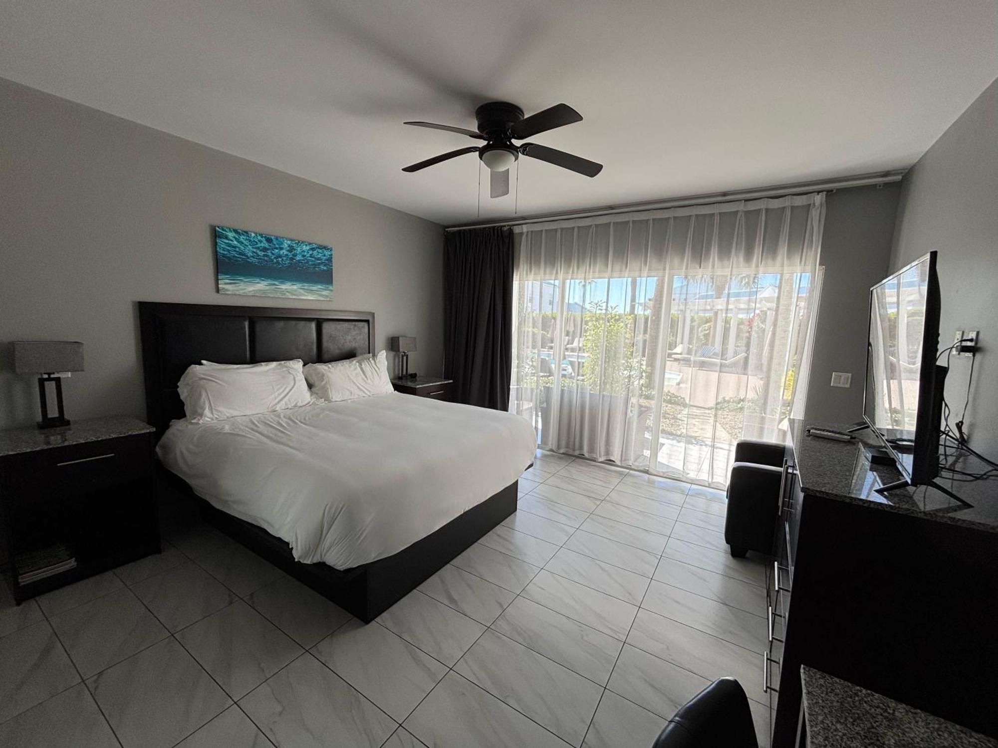 Grace Bay Suites Dış mekan fotoğraf